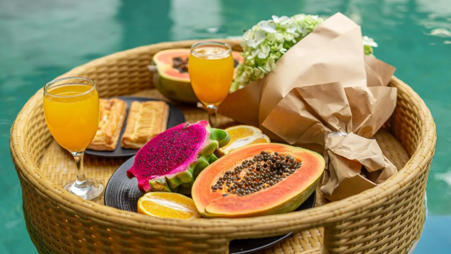 Sunbeji - Seminyak Amazing Rooftop - Private Huge Pool- Ps5